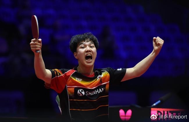 手的正面对 手的正面对