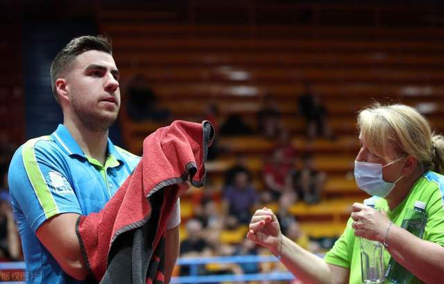 众震撼与欢 众震撼与欢