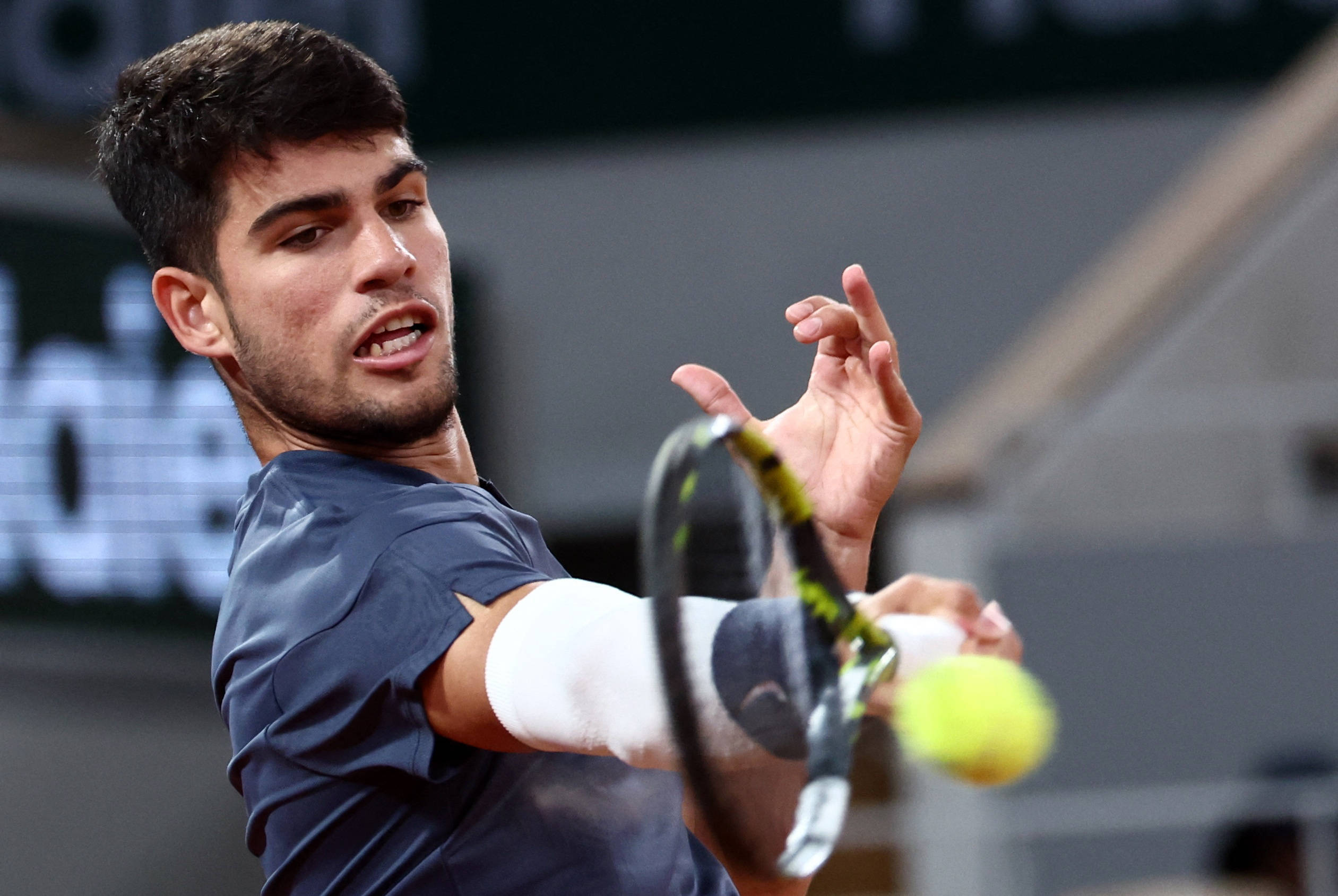 到赛场边缘 到赛场边缘