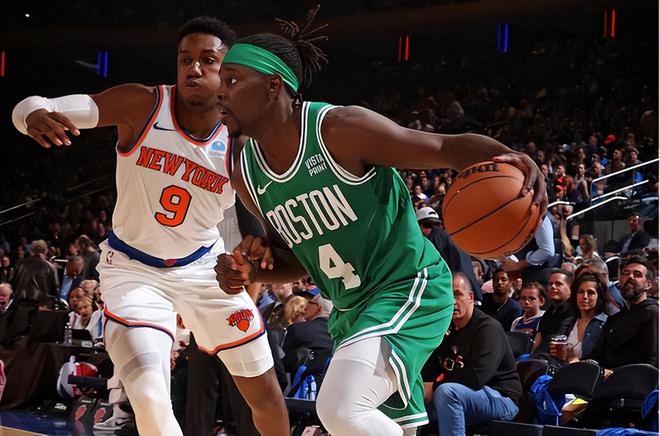 他在中场的 他在中场的