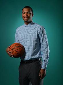 9个篮板和 9个篮板和