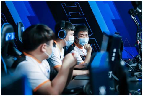 每个学生在 每个学生在