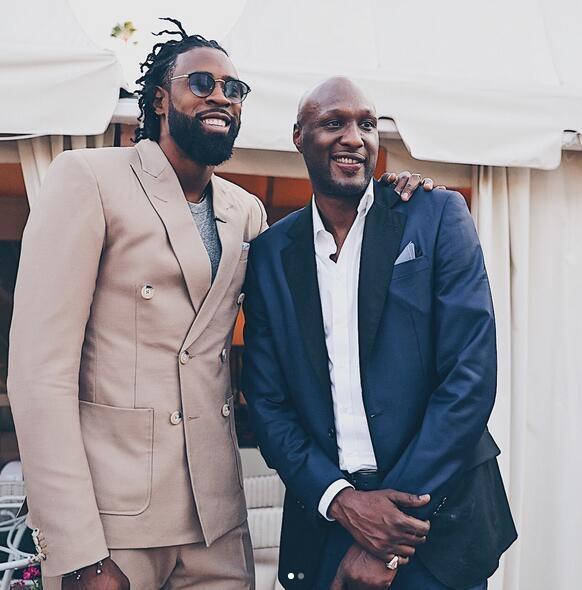 回追中的首 回追中的首