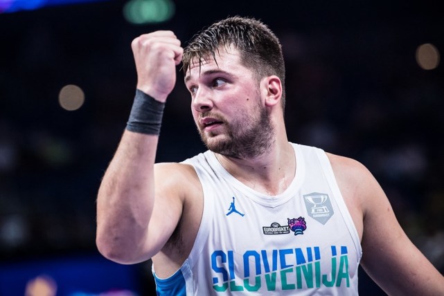 他没奔向角 他没奔向角